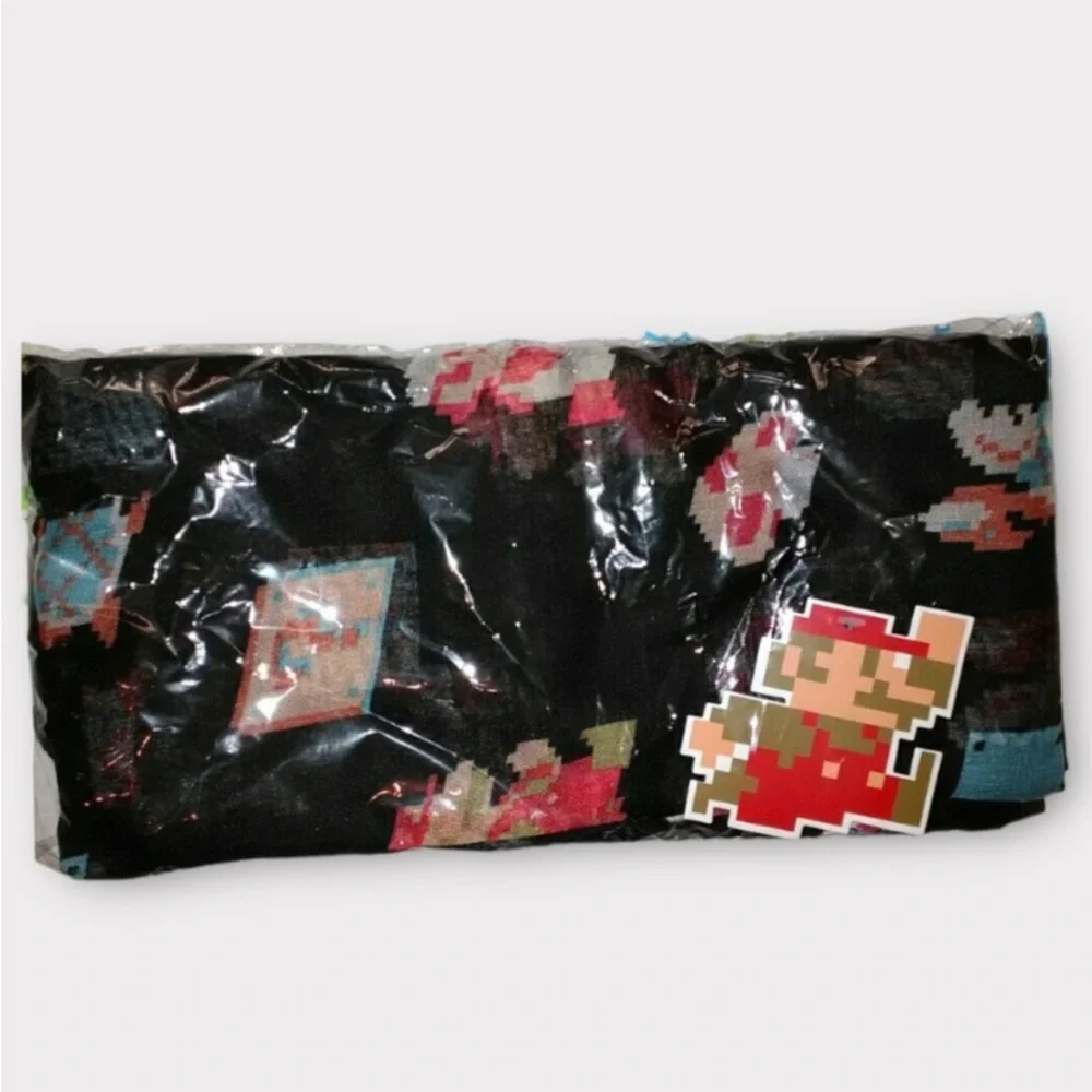 Rare Loot Crate Exclusive 8 Bit Super Mario Brothers Infinity
Scarf Wrap - Picture 4 of 4